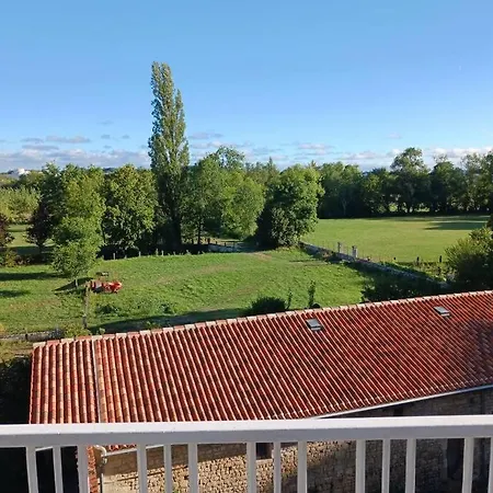 Centre - Private Near Chateau * Jonzac