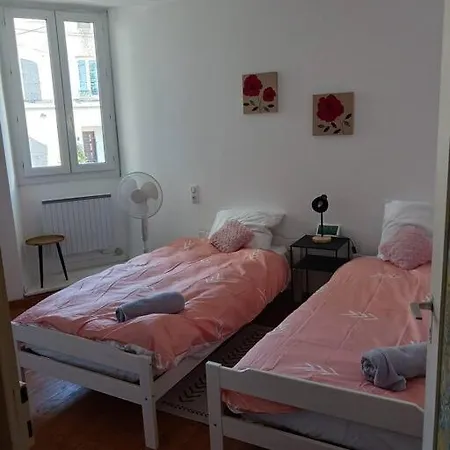 בית נופש Centre - Private Near Chateau *